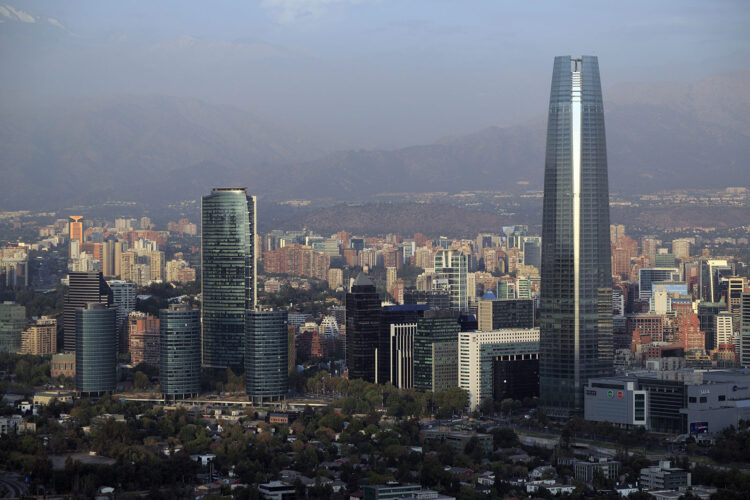 La Economía de Chile Apuesta al Crecimiento en Medio de Cambios en la Política