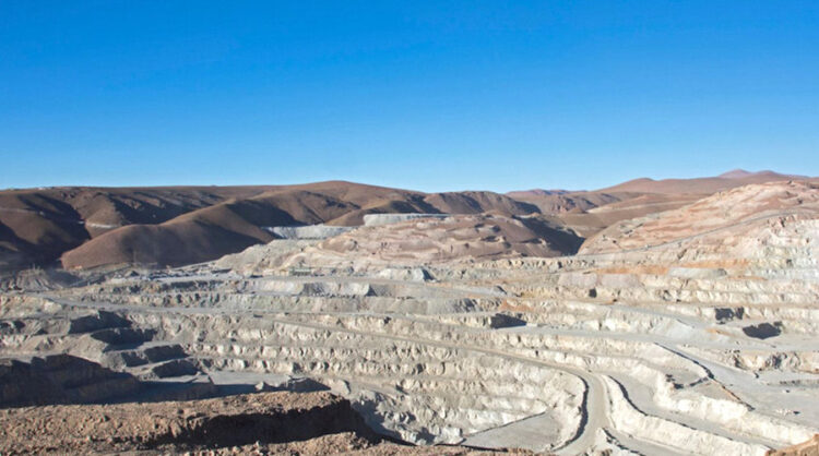 Codelco Ofrece $500M por Participación en Mina de Cobre de Teck Resources