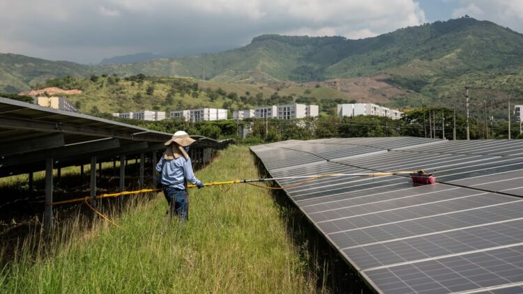 Colombia Anuncia un Ambicioso Plan de Inversión de 40 Mil Millones de Dólares para Transicionar de los Combustibles Fósiles