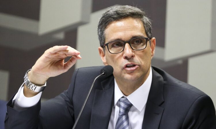 El jefe del Banco Central de Brasil advierte sobre los riesgos de inflación y destaca la fortaleza económica