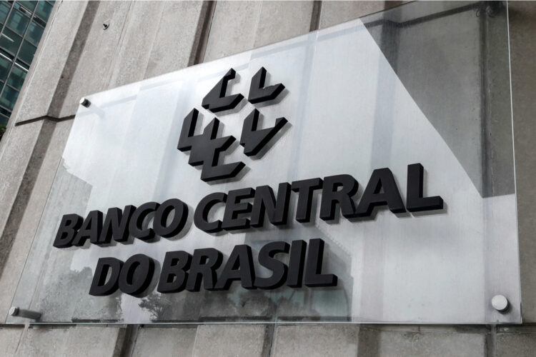 El Banco Central de Brasil Señala un Ajuste Monetario Agresivo en Medio del Crecimiento Económico