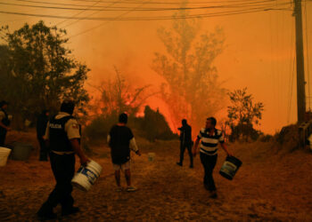 La peor sequía de Ecuador en décadas provoca incendios, apagones y preocupaciones entre los inversores