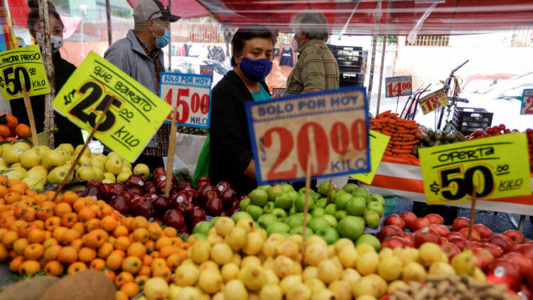 La inflación en México aumenta ligeramente a principios de octubre, mientras la inflación subyacente disminuye