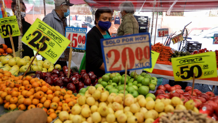 Mexican President Claudia Sheinbaum to Renew Agreement with Retailers to Curb Grocery Prices