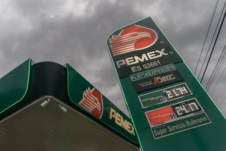 Pemex Reports $8.2 Billion Loss in Q3 Amid Currency Woes and High Debt